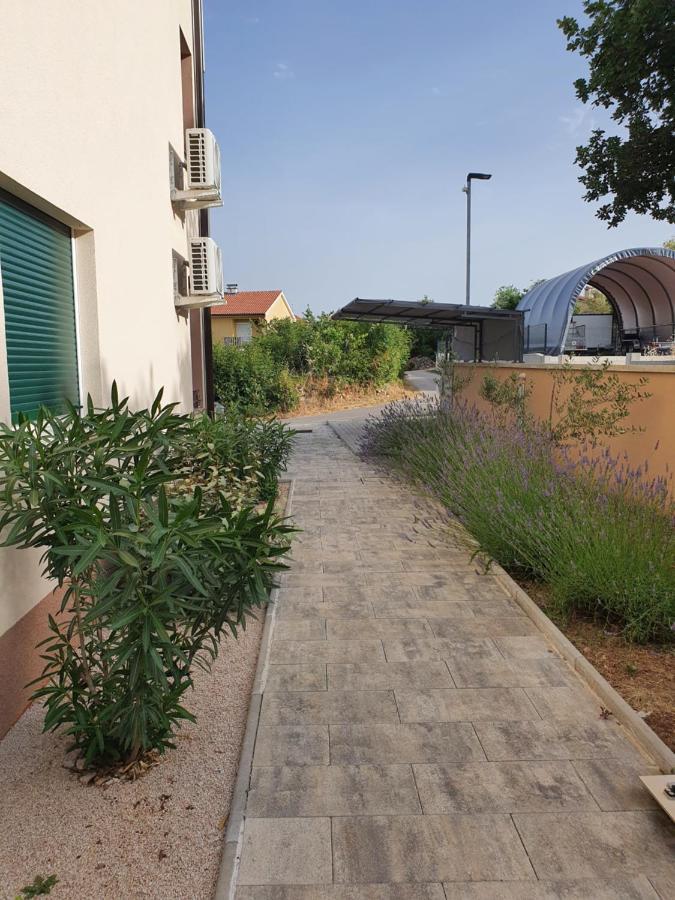 Teo Apartment Čižići Bagian luar foto